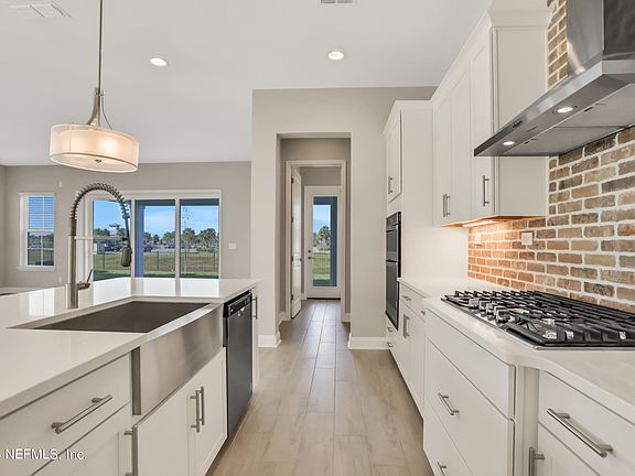 5th image of 563 MARQUESA Circle