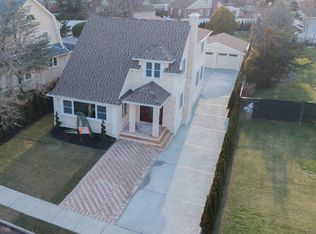 85 Franklin Ave, Valley Stream, NY 11563