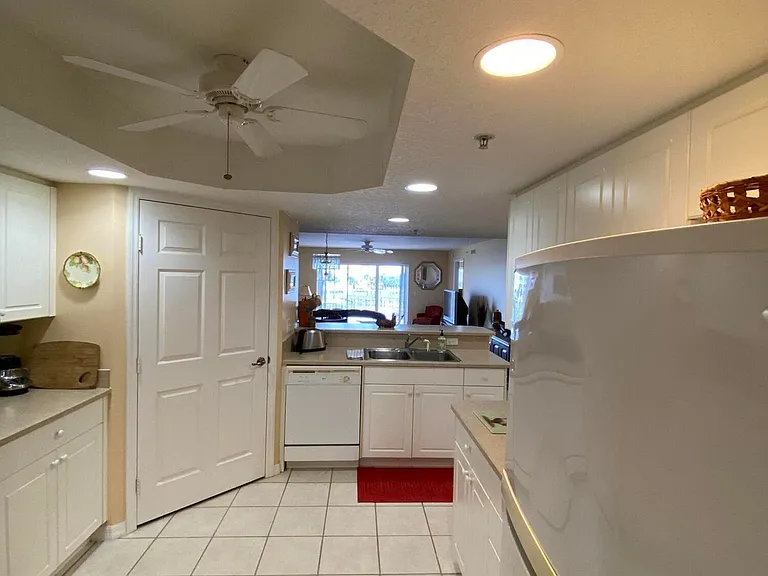 8951 Lake Dr #303 — Photo 2
