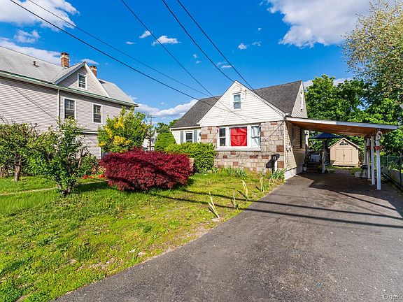 3rd image of 13 Westside Avenue