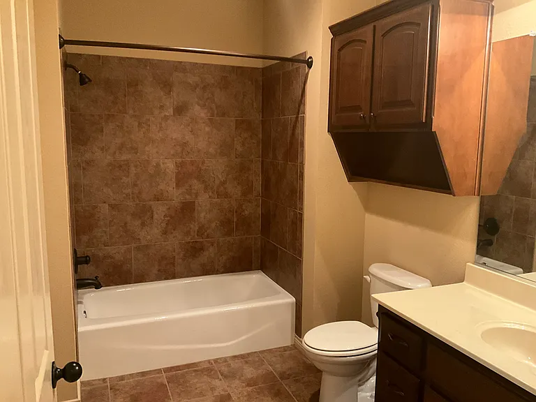 5103 Jarvis St — Photo 10