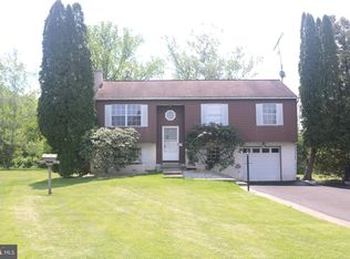 28 Frederick Rd, Coatesville, PA 19320