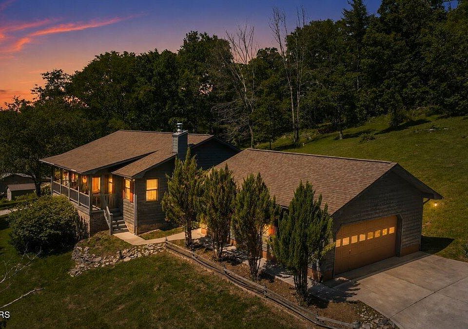 1st image of 227 Lone Ridge Ln