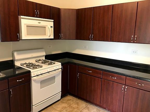 5th image of 2725 W Barry Ave #2T