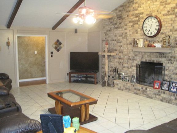 3rd image of 8 Placid Ct