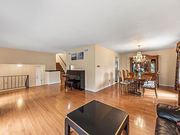 5th image of 6801 Saratoga Ave