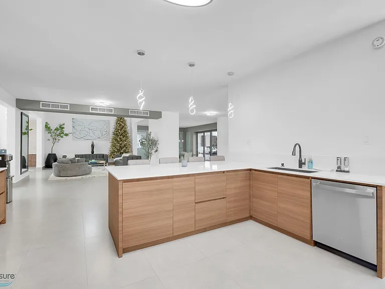 147 Dorado Bch E — Photo 6