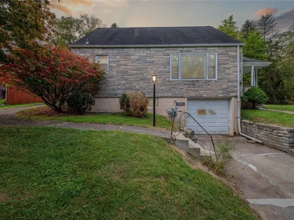 2960 Sebolt Rd, South Park, PA 15129
