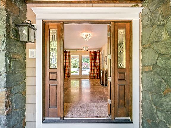 4th image of 228 Seminole Ln