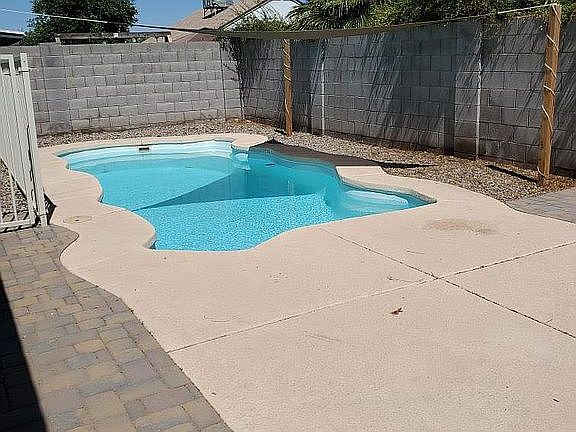 4th image of 3210 W Potter Dr