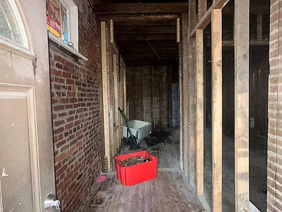 4th image of 4127 Turner Ave