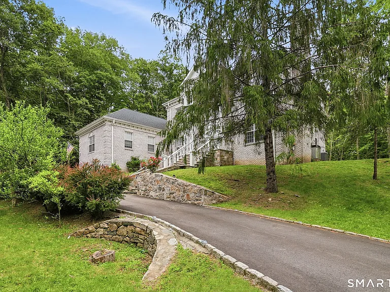 18 W Haviland Ln — Photo 3