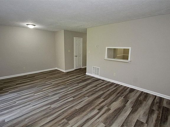 4th image of 508 Charleston Ln