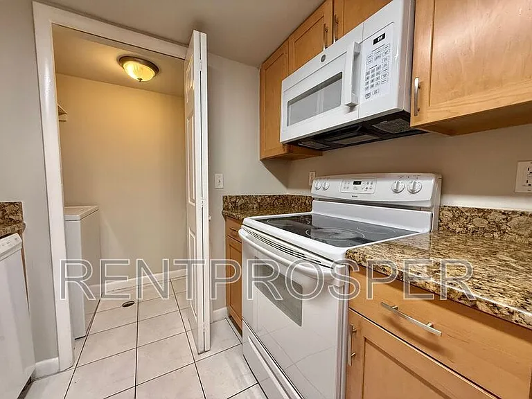 6104 Curry Ford Rd #108 — Photo 7