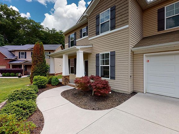 2nd image of 3204 Orange Blossom Ln