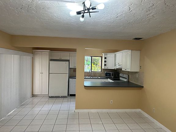 4th image of 13267 NW 5th St