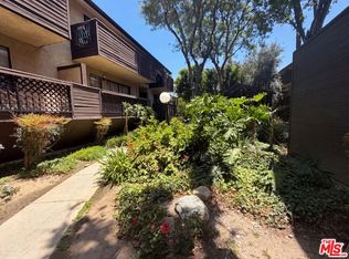7300 Corbin Ave UNIT M, Reseda, CA 91335