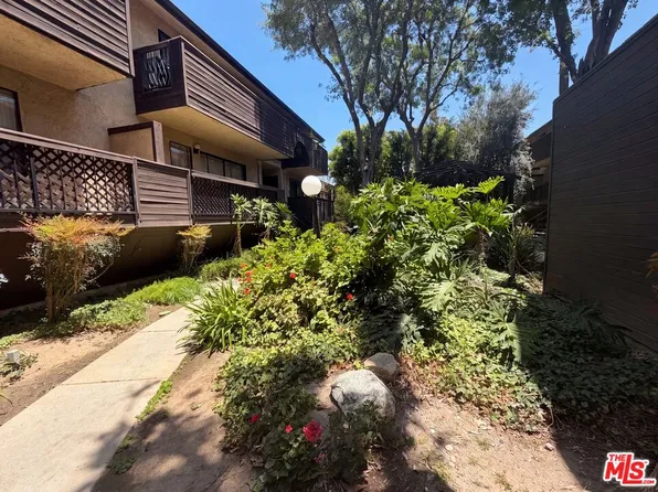 7300 Corbin Ave Unit M, Reseda, CA 91335
