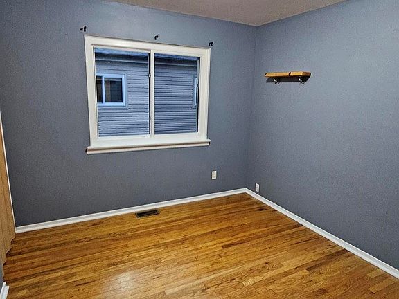 5th image of 207 Detroit Ave