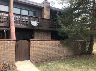 806 Kenneth Cir, Elgin, IL 60120