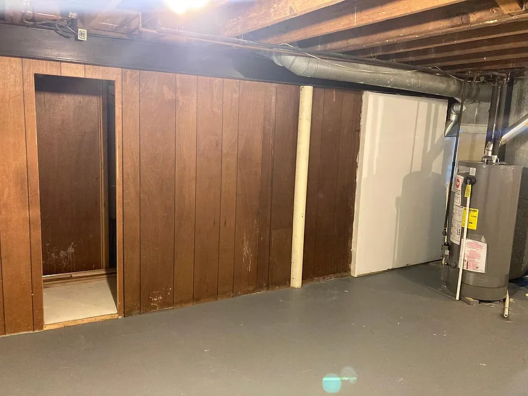 1605 Richmond Rd — Photo 10