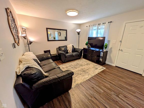 4th image of 530 N Alton Ave