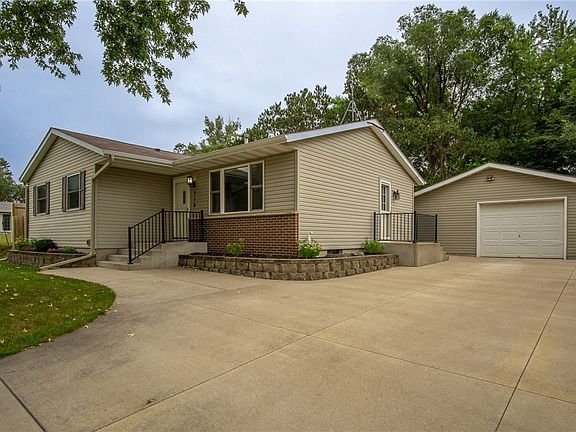 2nd image of 719 Roberts Street