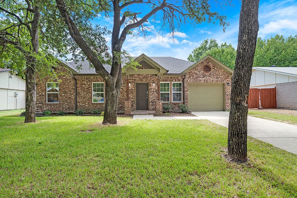 3 bed, 1471 sqft, $3,400 — Photo 2