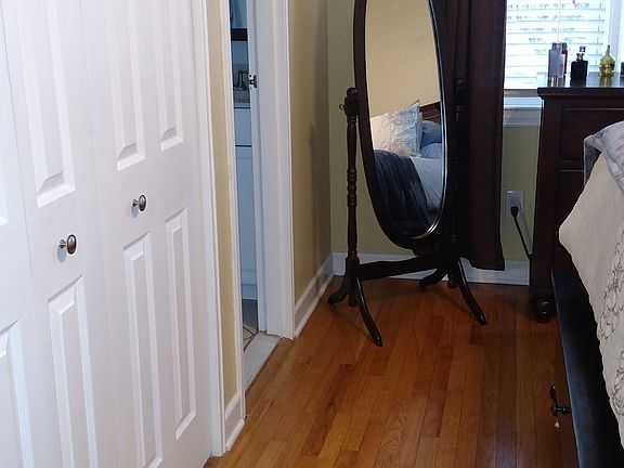 5th image of 15 Dartmouth Ave APT 1A