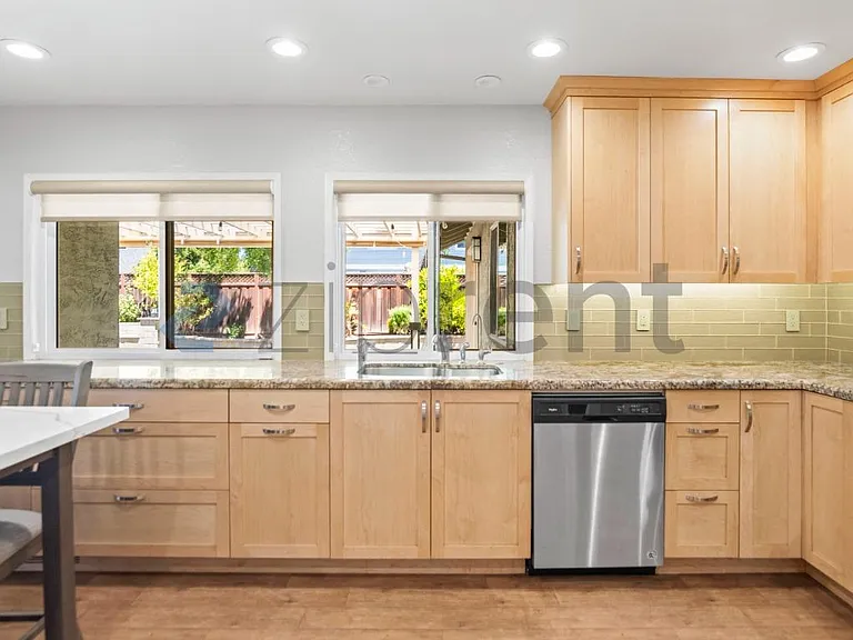 2969 Martin Ave — Photo 14