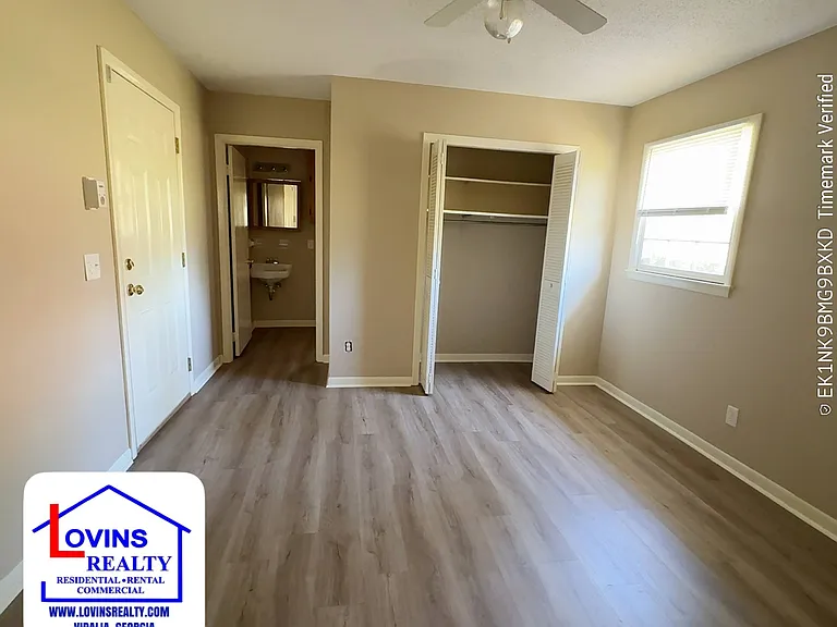 1542 Stella Ave — Photo 9