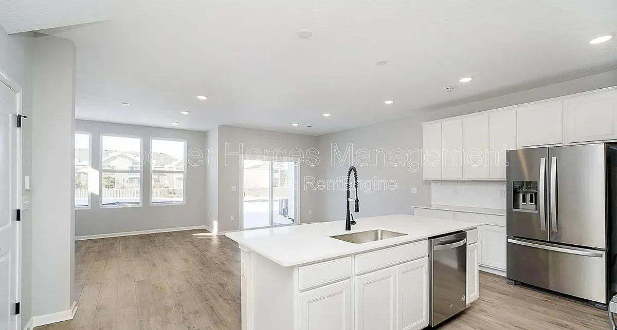 Building Photo - 7273 Shroyer Way