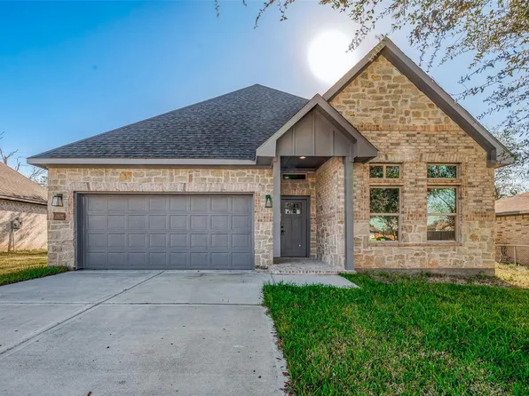 3639 Needville Ave, Needville, TX 77461