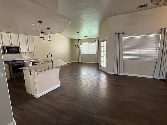 Living room, kitchen & dining room