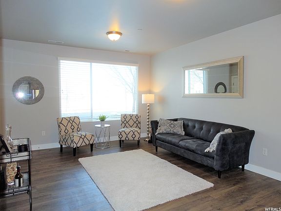 4th image of 10384 S Clarks Hill Dr #3