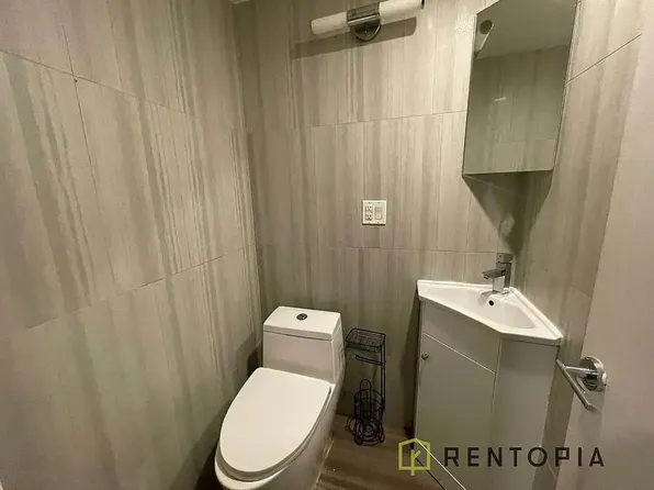 17 Troutman Street image 11 of 14