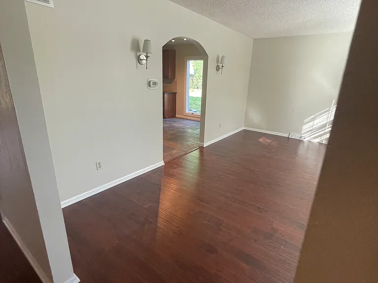 10300 Belinder Rd — Photo 14