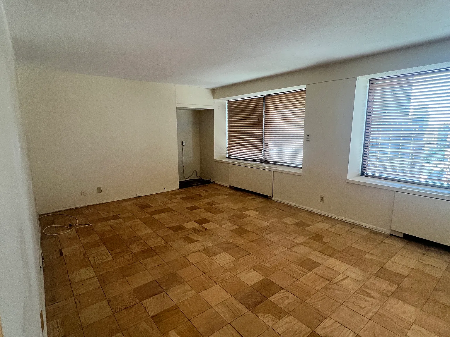 1 bed, 870 sqft, $3,800 — Photo 3
