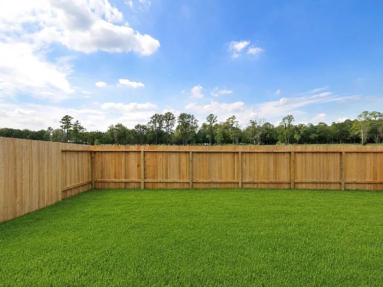 23547 Montague Dr — Photo 23