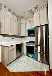 Rented by Apple Exclusive Realty Inc