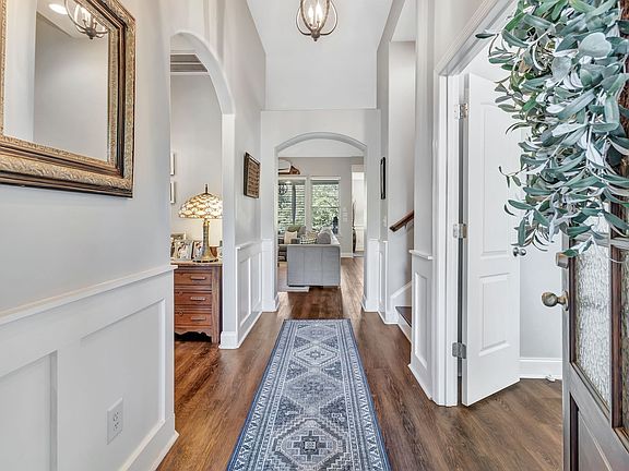 5th image of 420 Marlowe Ct