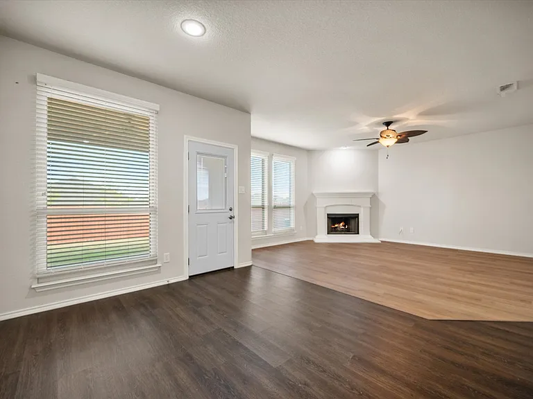 1449 Elkford Ln — Photo 11
