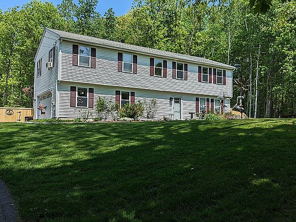 2nd image of 6 Whittier Ln