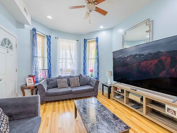 3rd image of 4727 W McLean Ave
