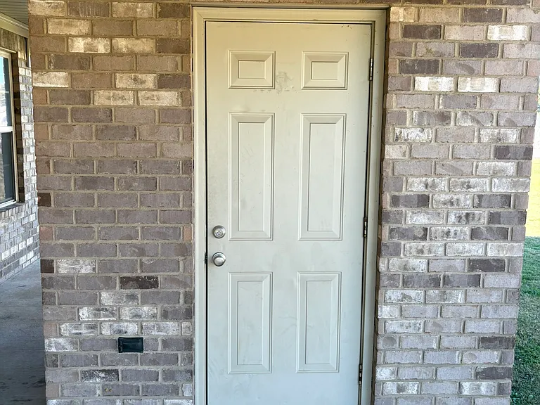 523 Ashbrook Pl — Photo 2
