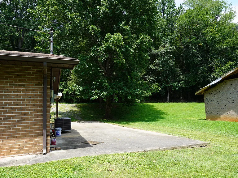 Side patio