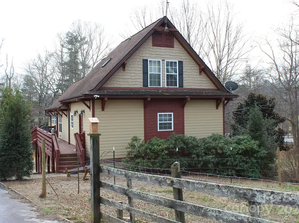 612 Ladson Rd, Mills River, NC 28759