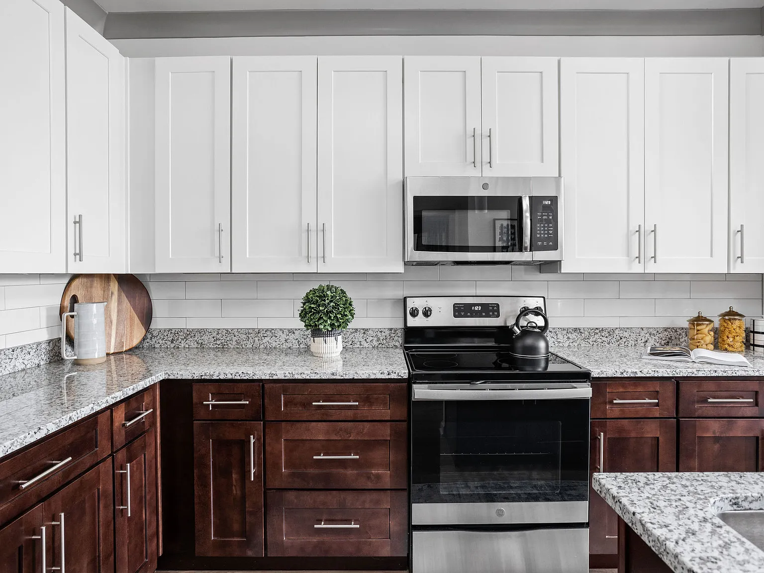 The Otis at Fort Ben Apartments — Photo 4