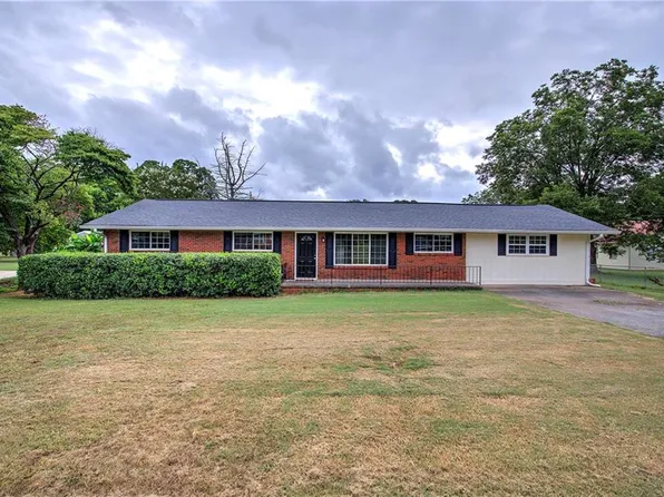 213 Meadow Ln, Cartersville, GA 30120