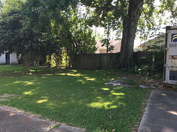 2nd image of 211 Cenac St
